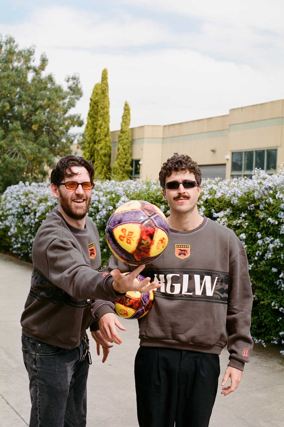 KGLW x MUNDIAL x R.SPORT Football Box Crew